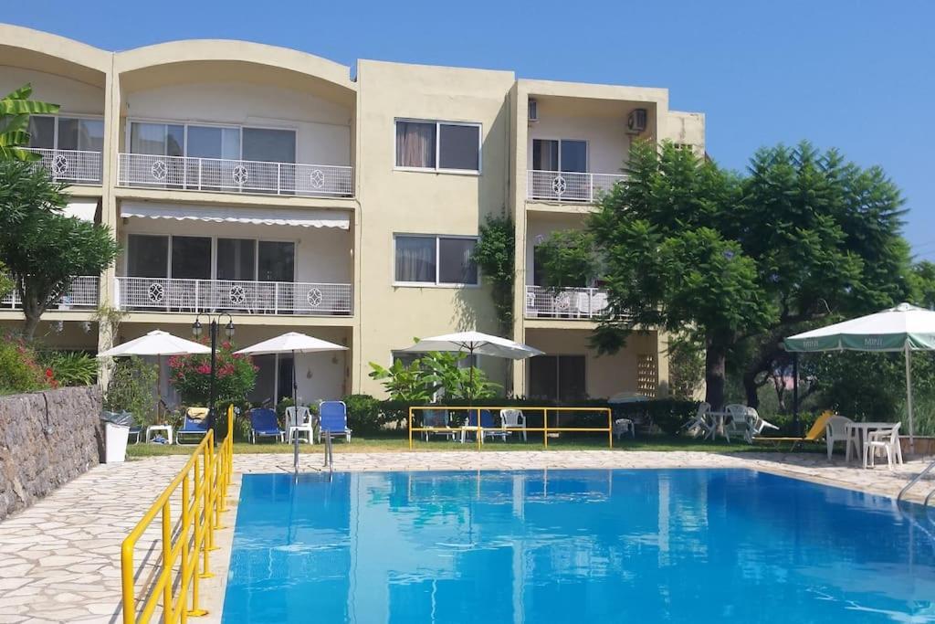 Sea View Apartment With Swimning Pool Mesongí Exteriér fotografie